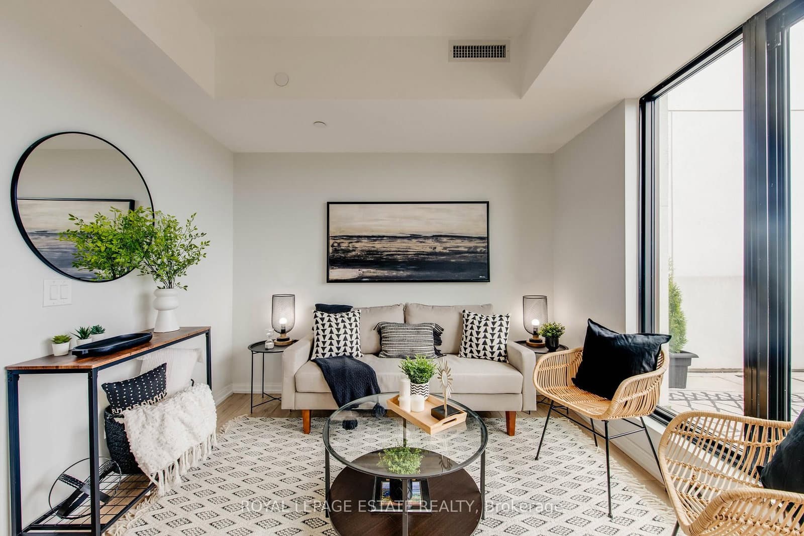 1100 Kingston Road, Unit 607