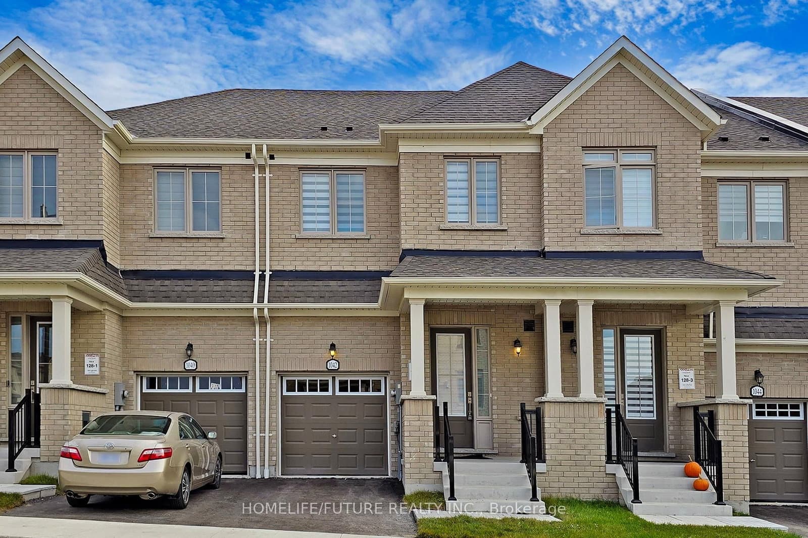 1042 Lockie Drive
