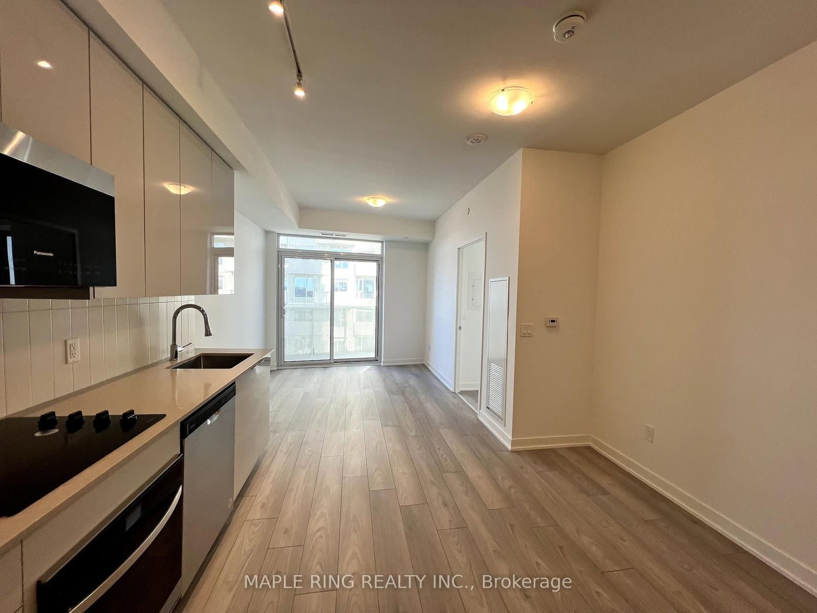 10 Abeja Street, Unit 1016