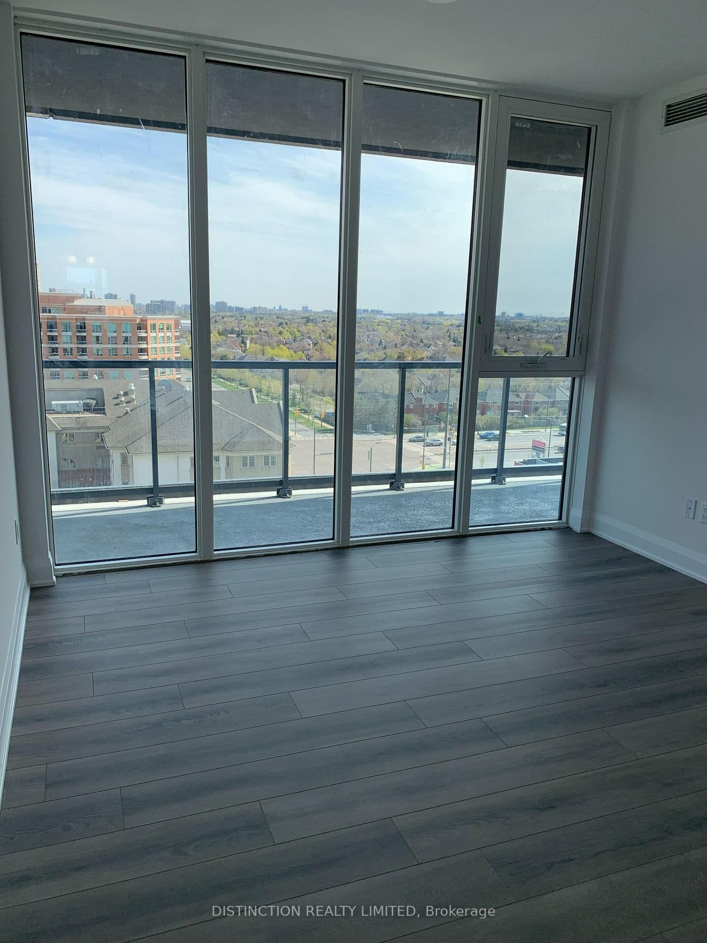 #1005 - 10 Gatineau Drive W