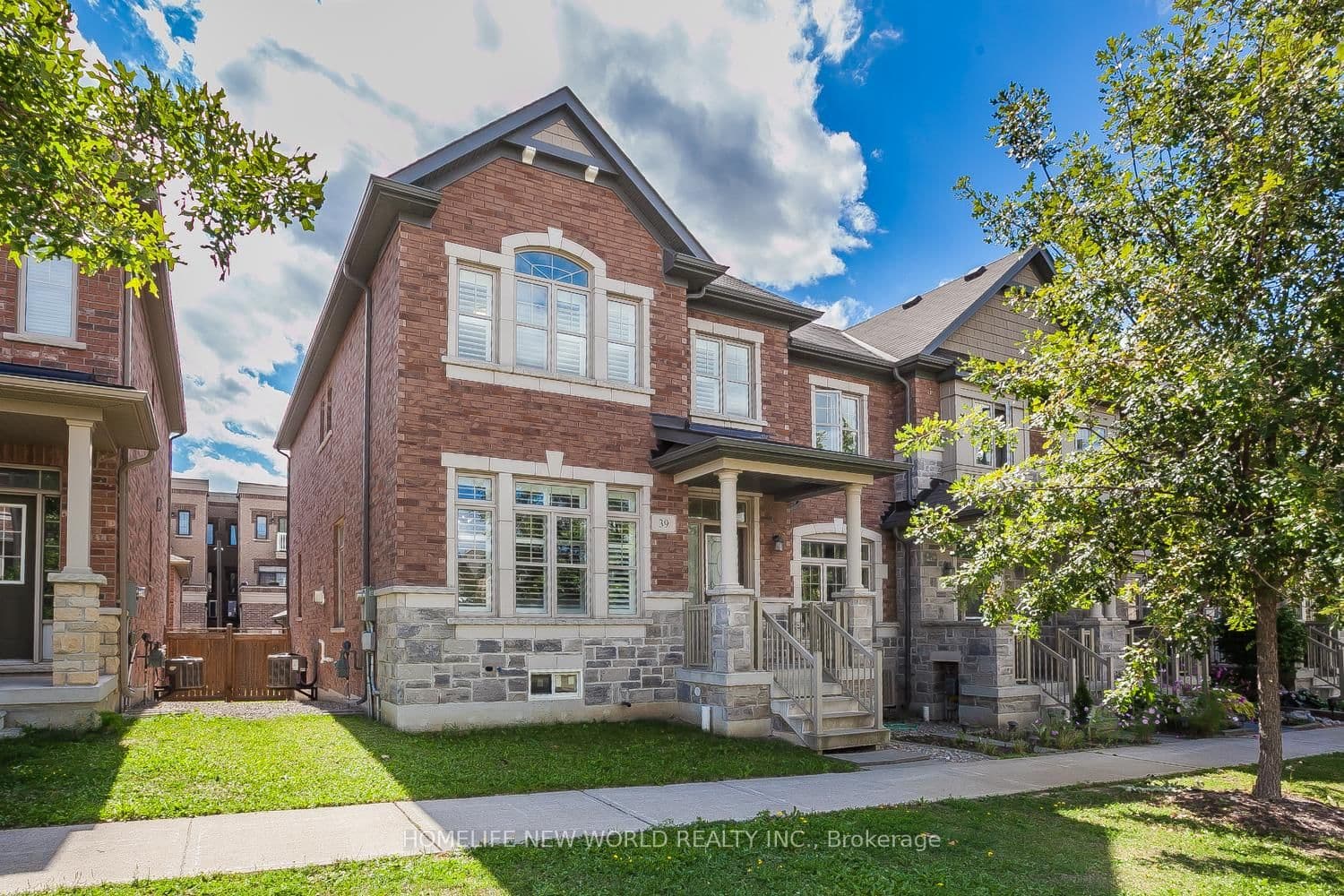 39 Cherna Avenue S