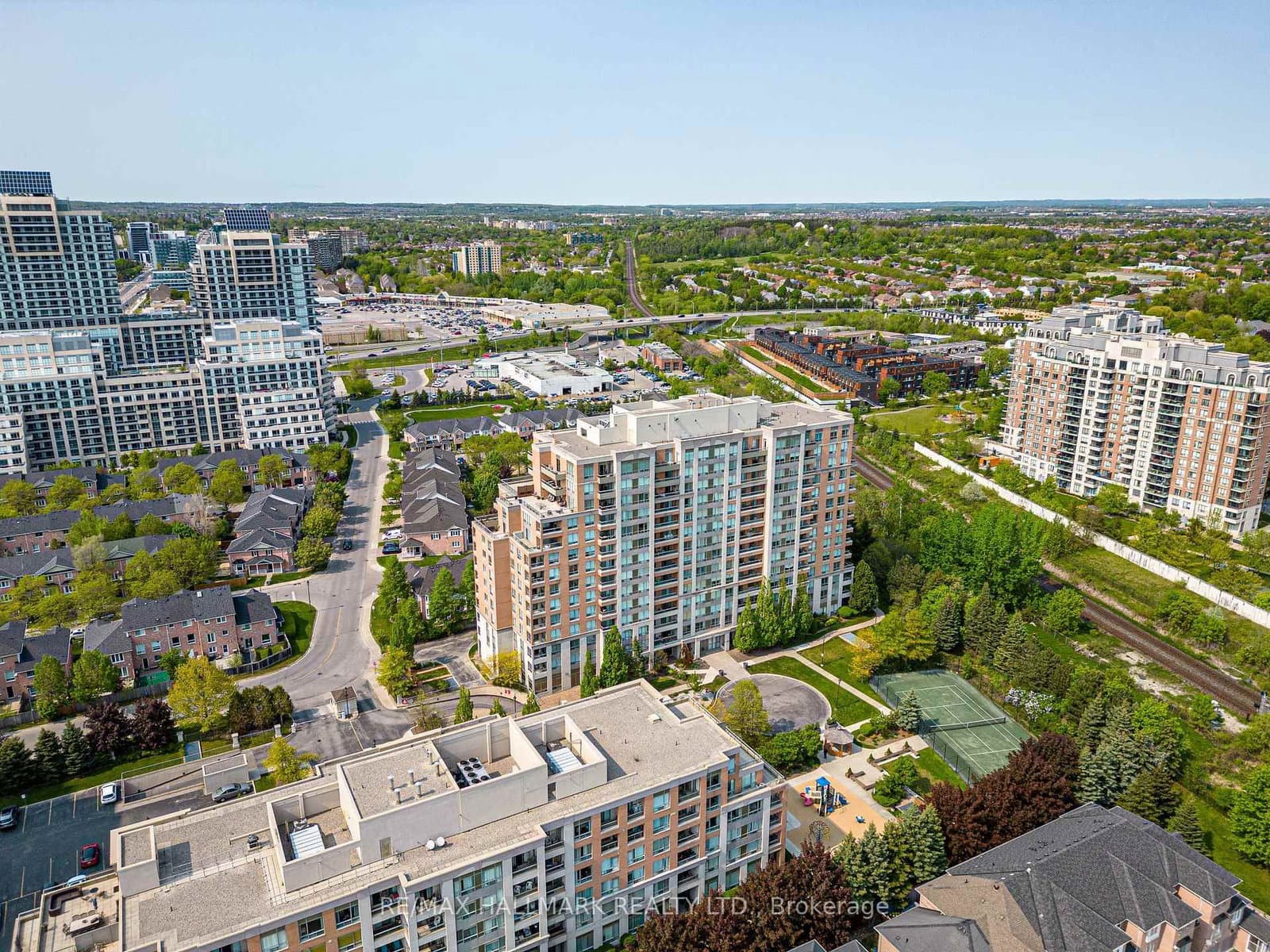 #615 - 29 Northern Hts Drive N