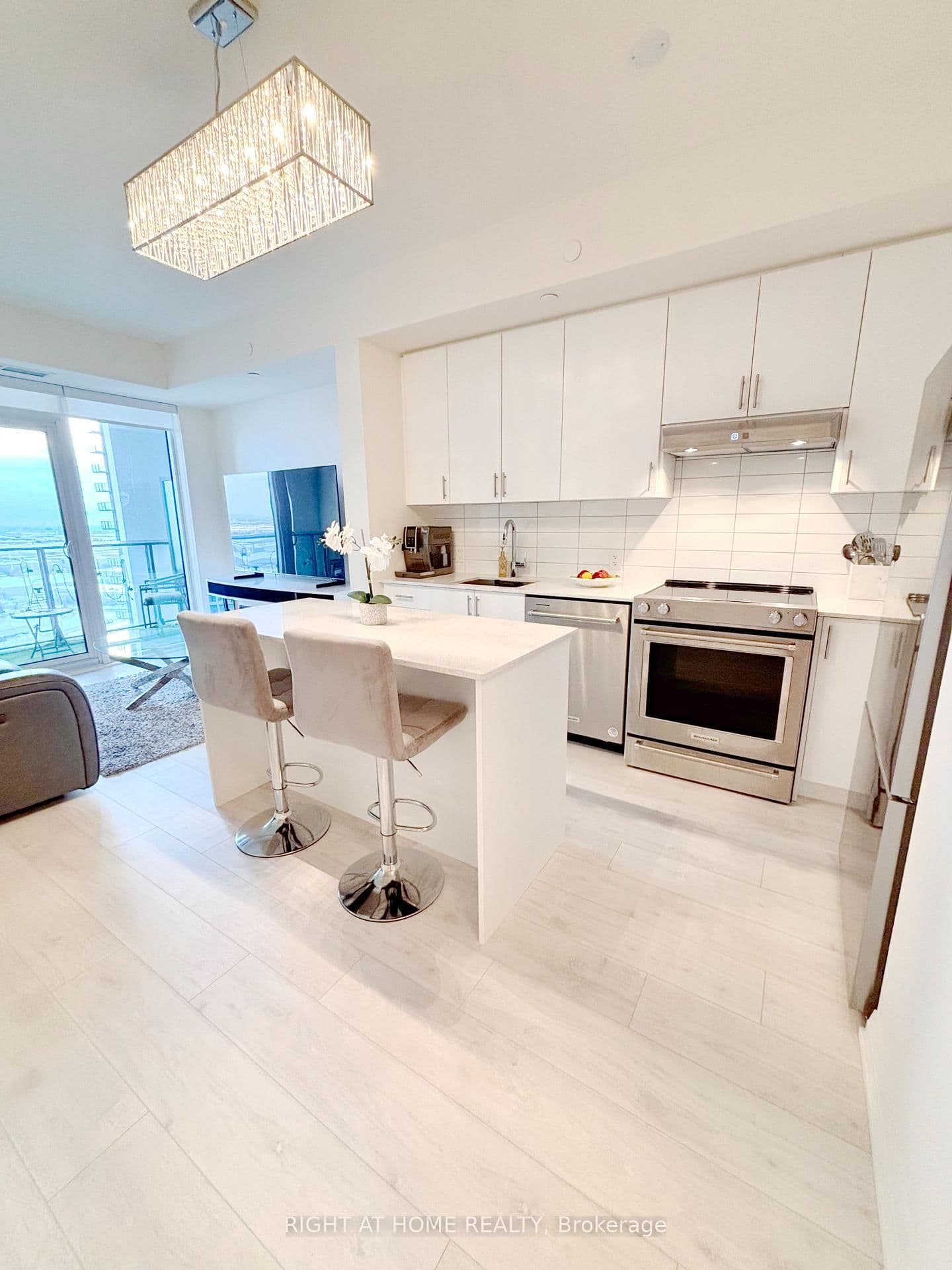 #1704 - 9000 Jane Street