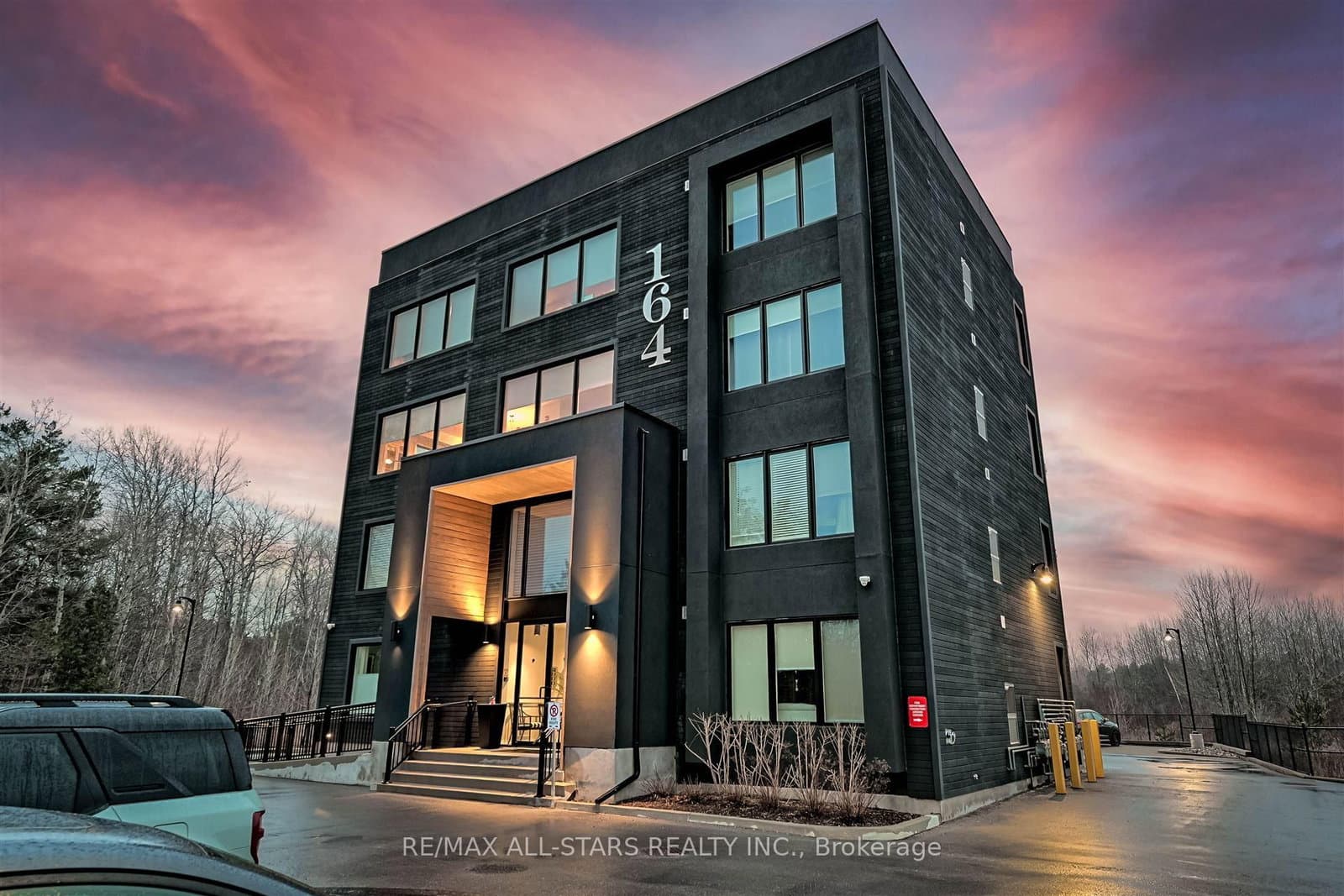 #301 - 164 Cemetery Road