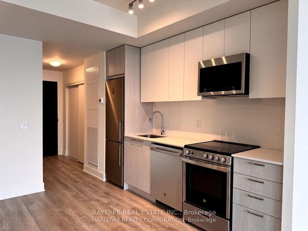 185 Deerfield Road, Unit 1402