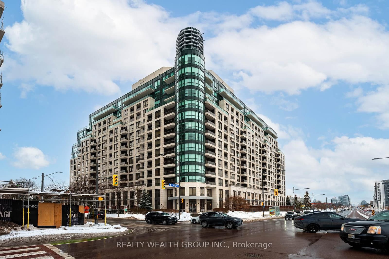 #108 - 18 Harding Boulevard W