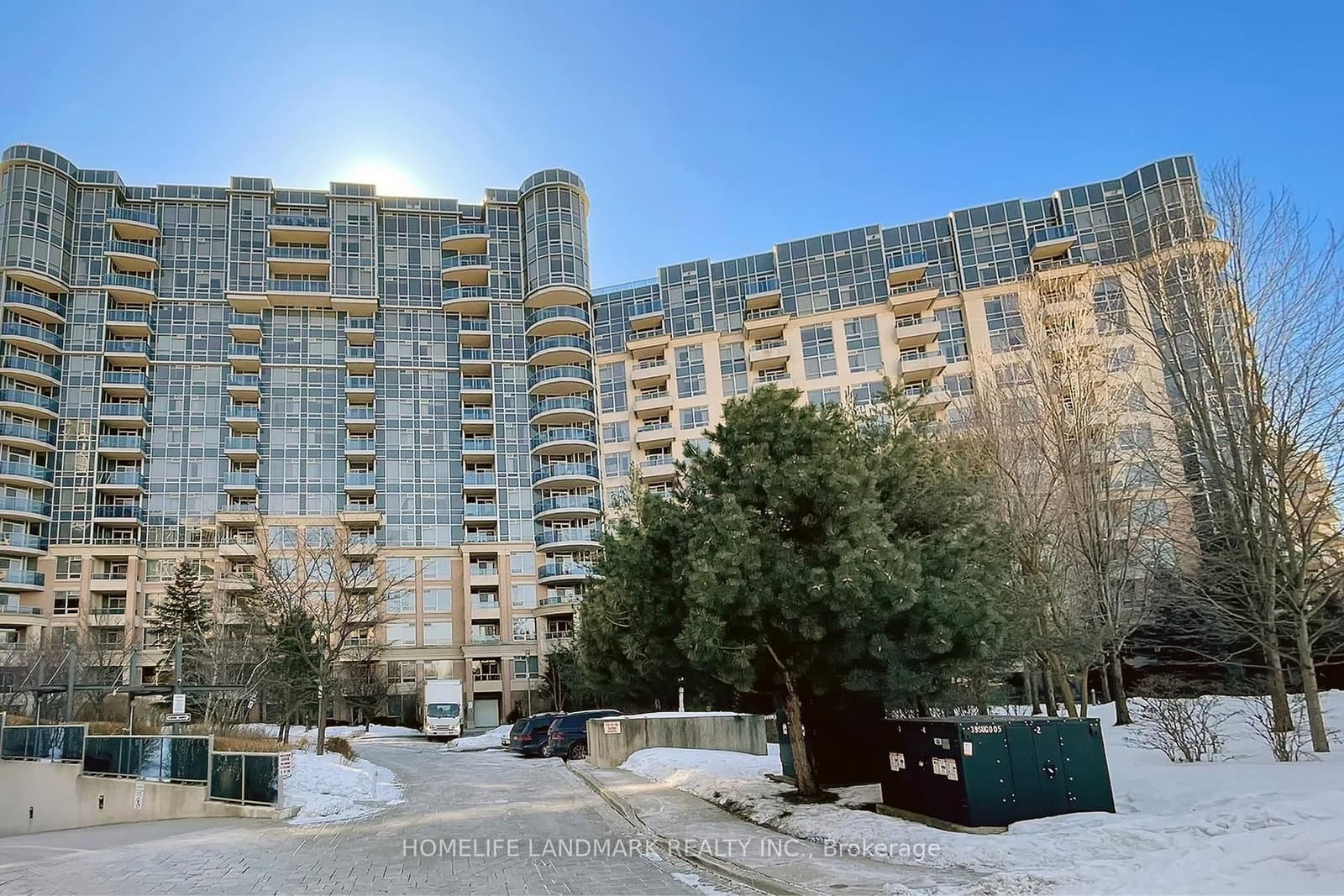 #163 - 23 Cox Boulevard