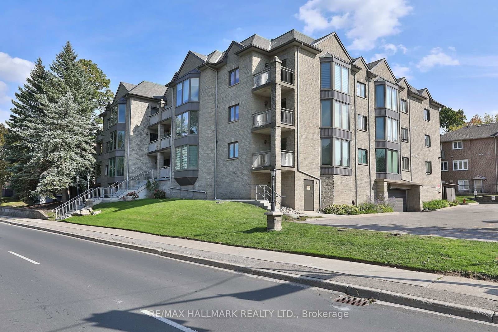 #305 - 21 George Street