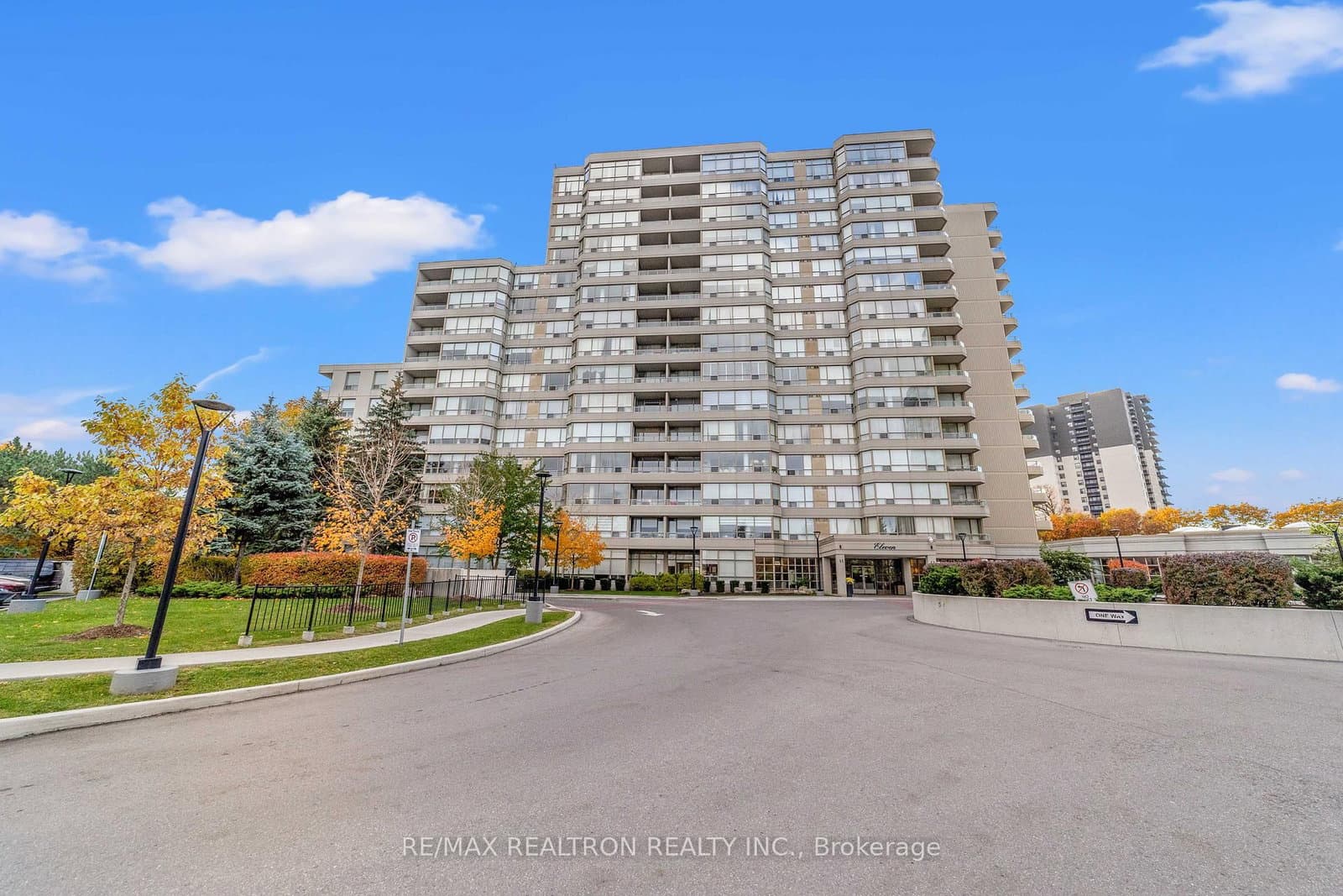 #312 - 11 Townsgate Drive