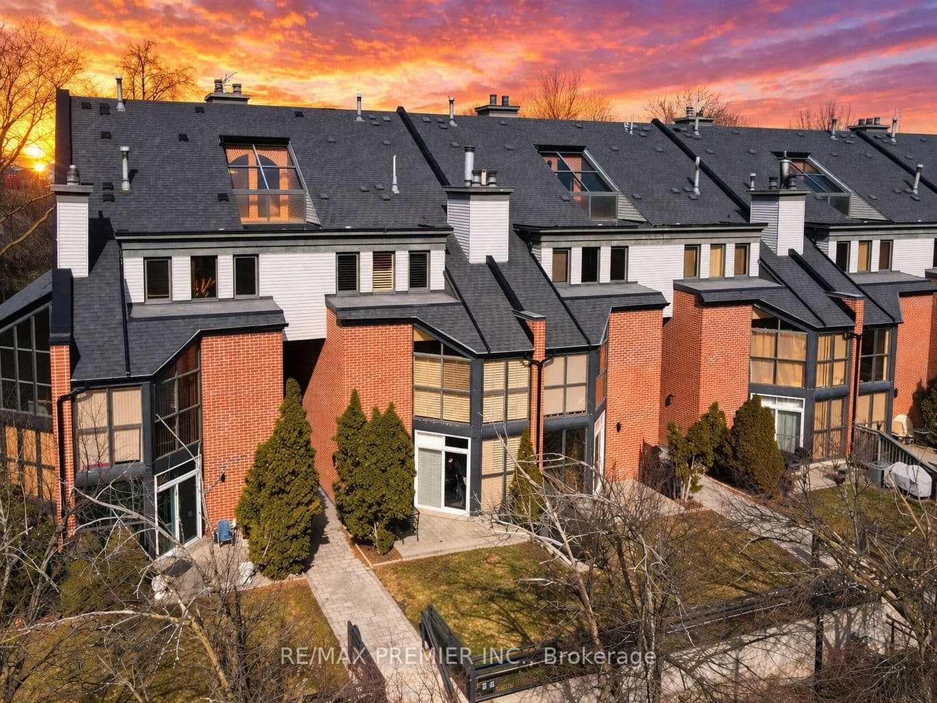 #8 - 100 Arbors Lane