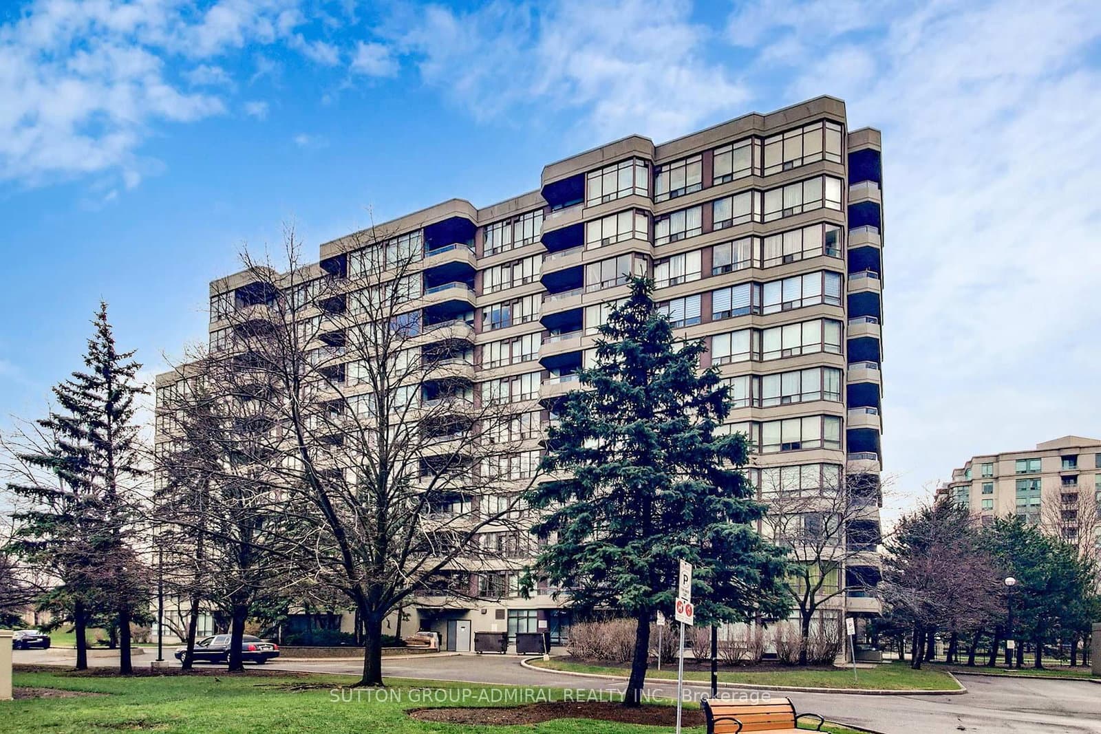 #Ph208 - 81 Townsgate Drive