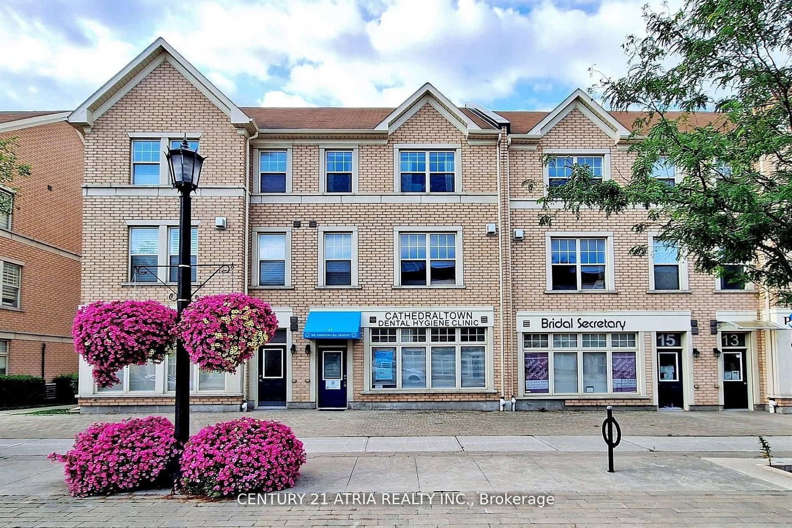 17 Cathedral High Street