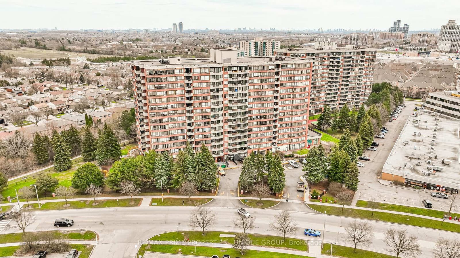 #209 - 33 Weldrick Road E