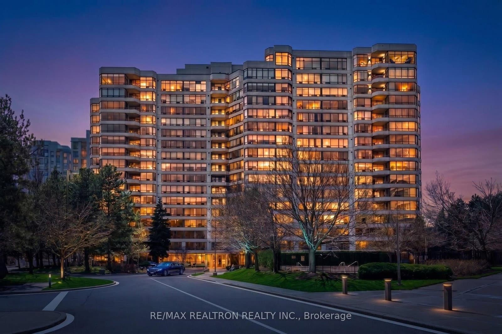 #1004 - 110 Promenade Circle