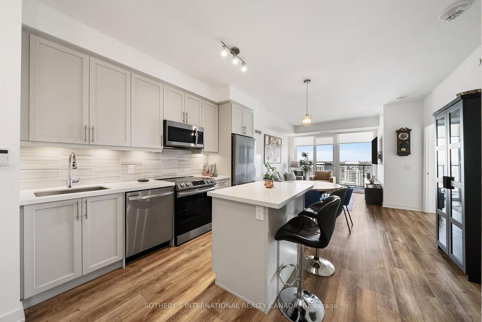 #2003 - 95 Oneida Crescent