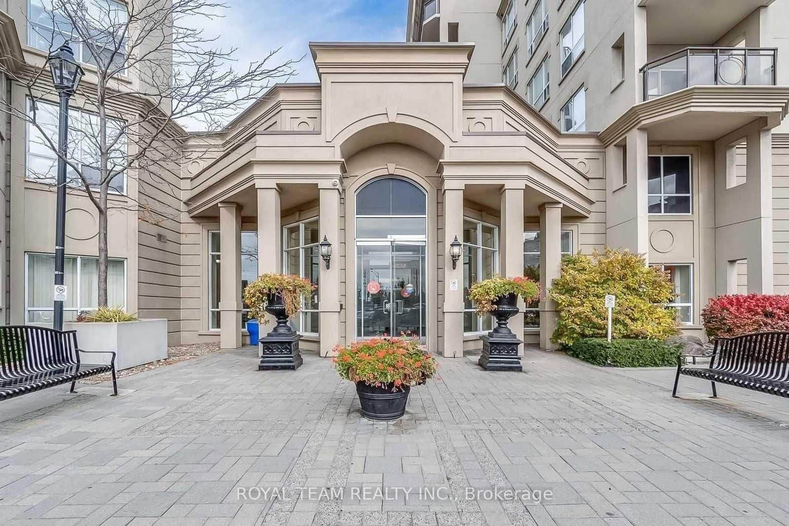 #808 - 2 Maison Parc Court