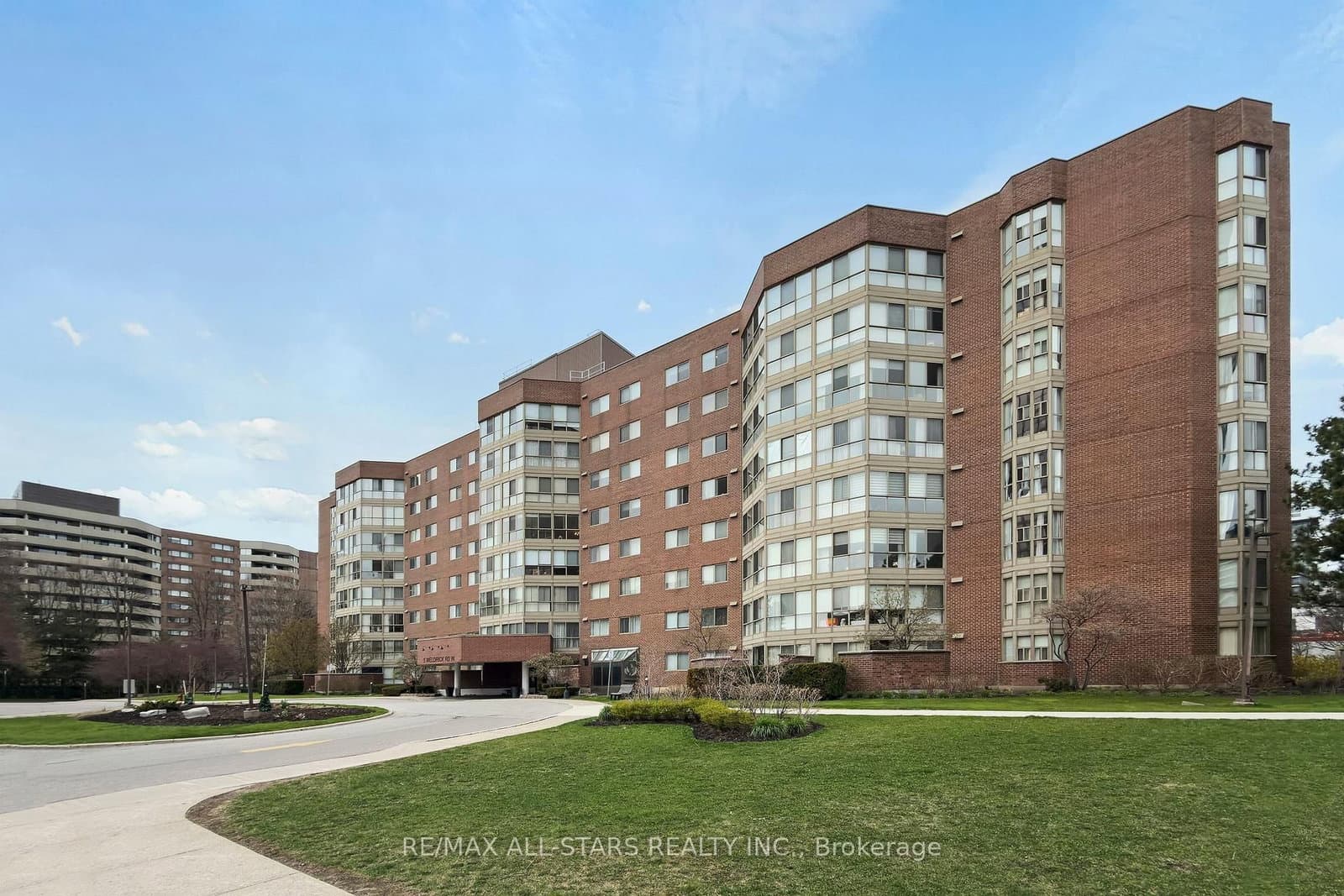 #506 - 5 Weldrick Road W