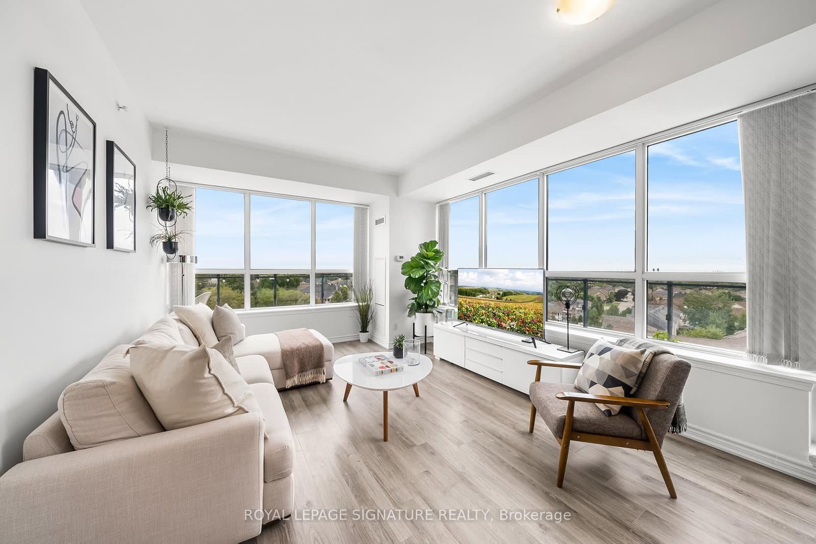 11611 Yonge Street, Unit 708