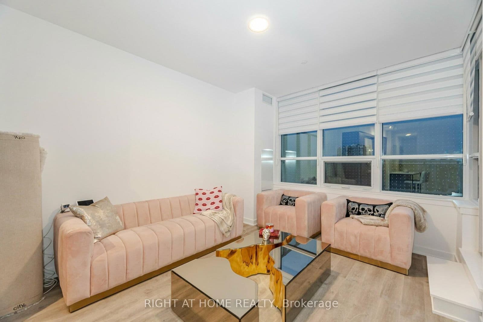 50 Upper Mall Way, Unit B-226