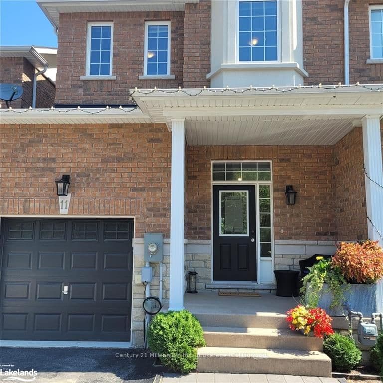 11 FARWELL Avenue