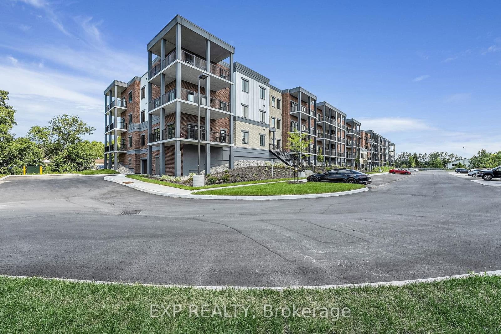 121 Mary Street, Unit 211