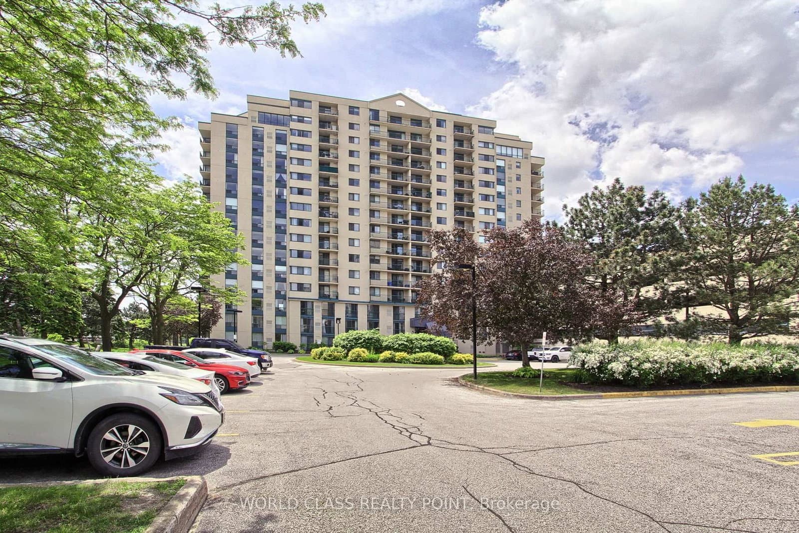 75 Ellen Street S, Unit 207