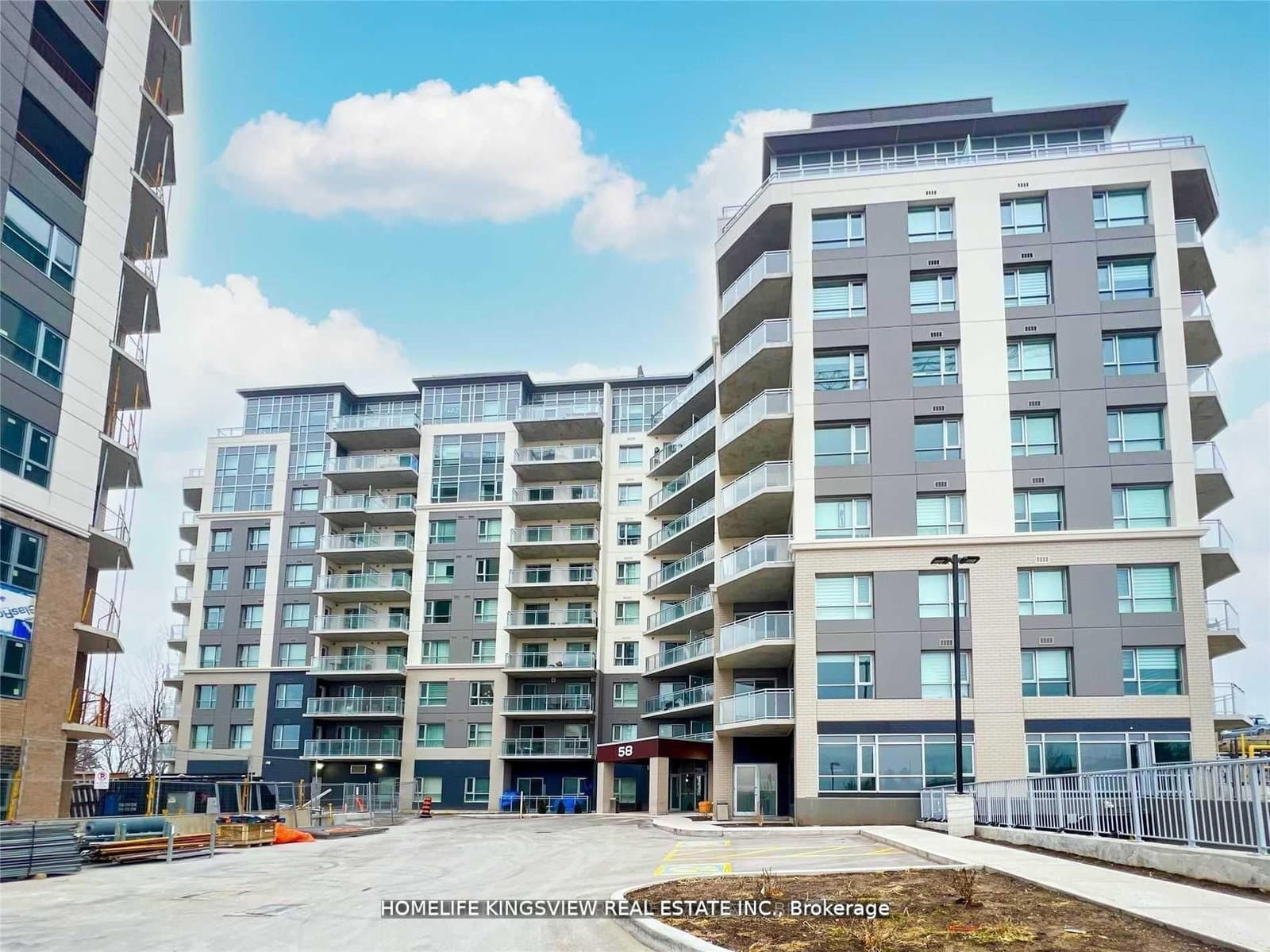 #911 - 58 Lakeside Terrace