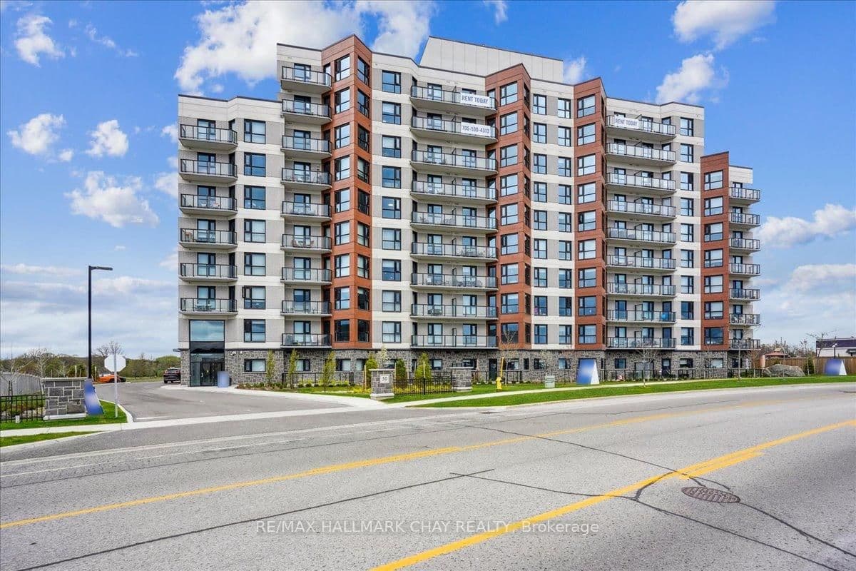 #709 - 30 Hanmer Street W