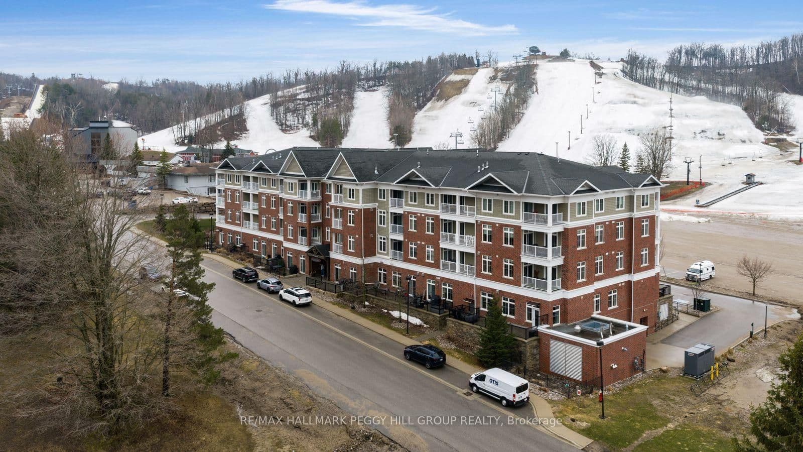 #408 - 40 Horseshoe Boulevard