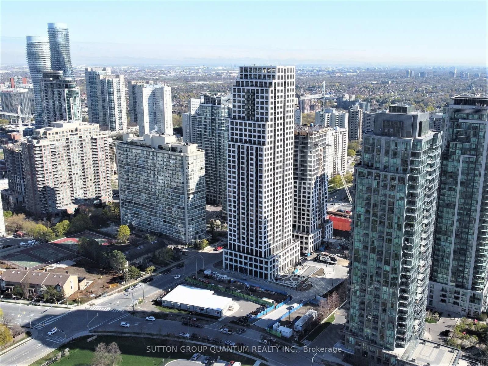 36 Elm Drive W, Unit 2606