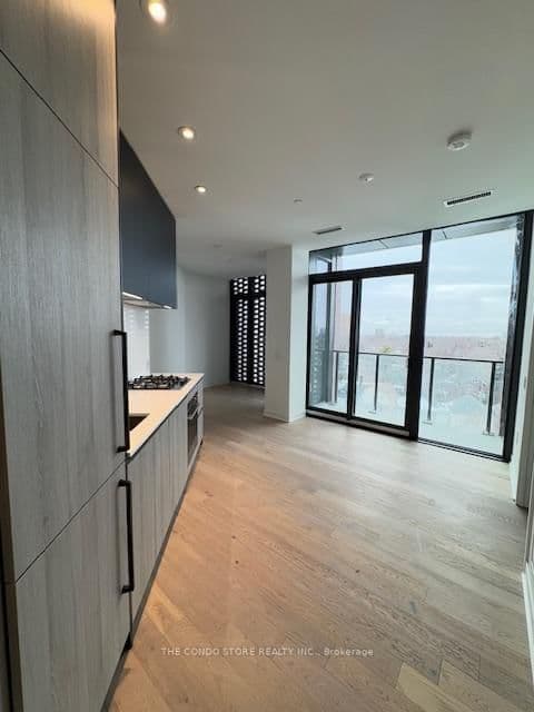 2625 Dundas Street W, Unit 809