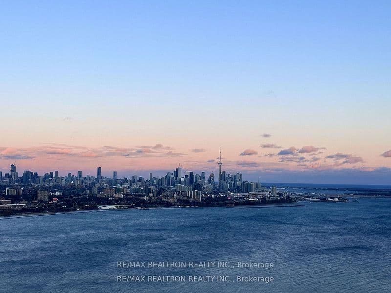 30 Shore Breeze Drive, Unit 5202