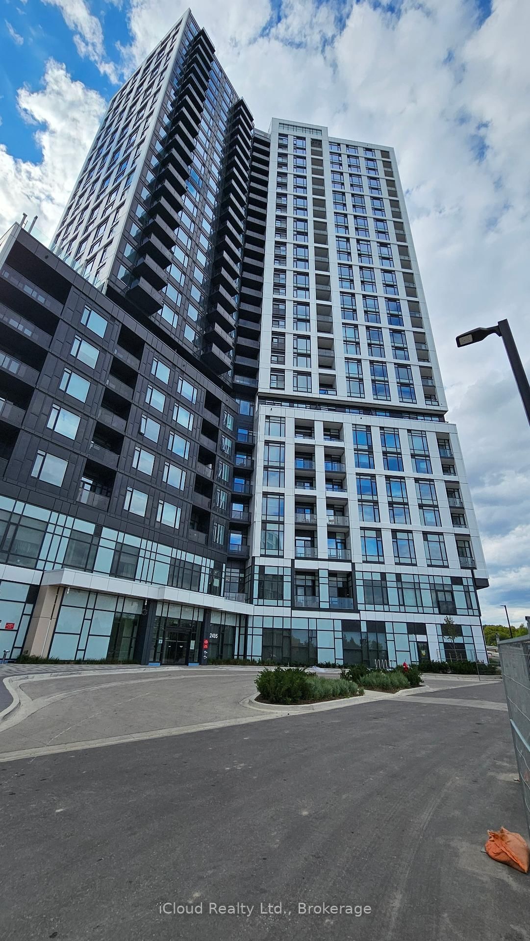 2495 Eglinton Avenue W, Unit 2002