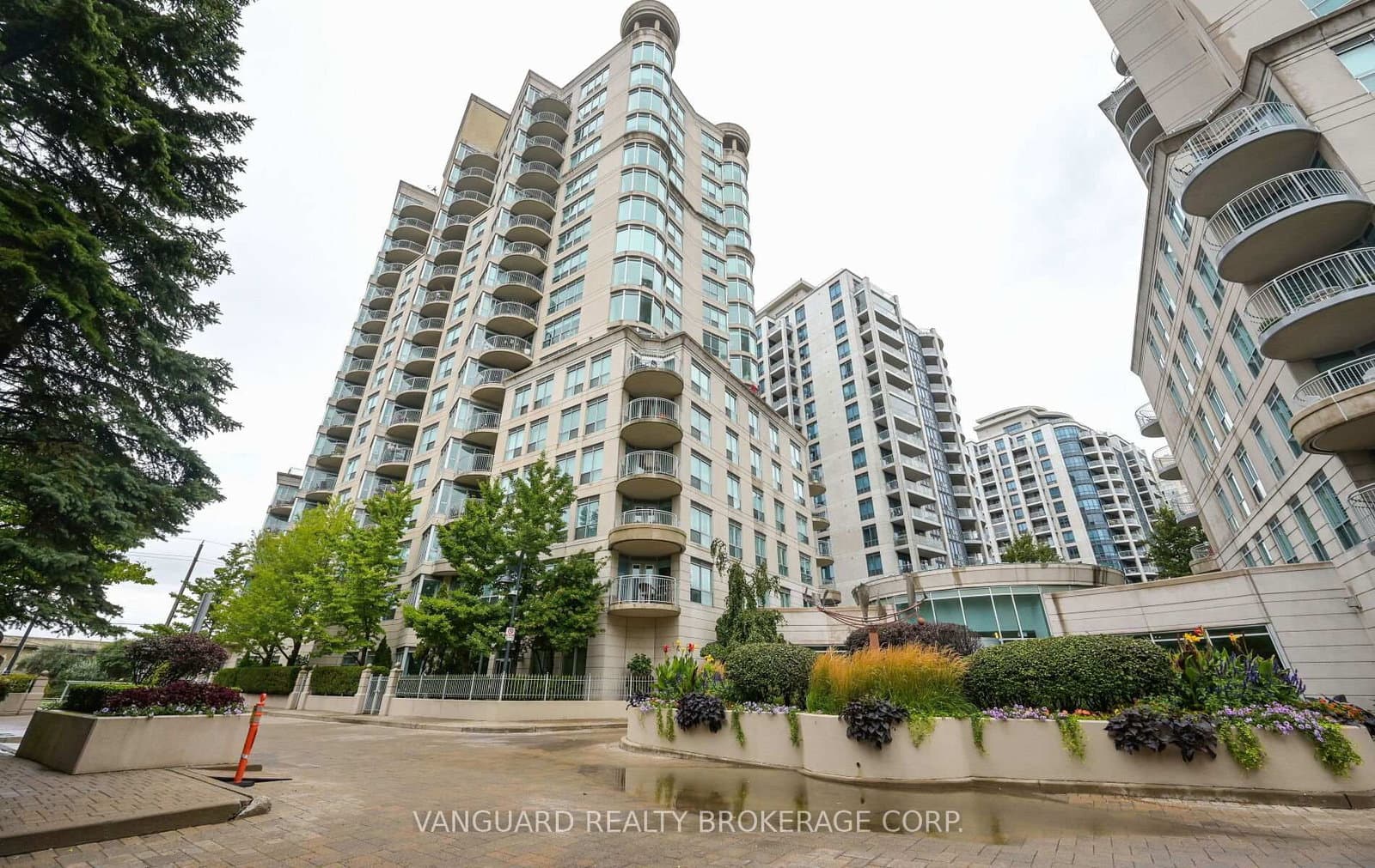 #606 - 2111 Lake Shore Boulevard W
