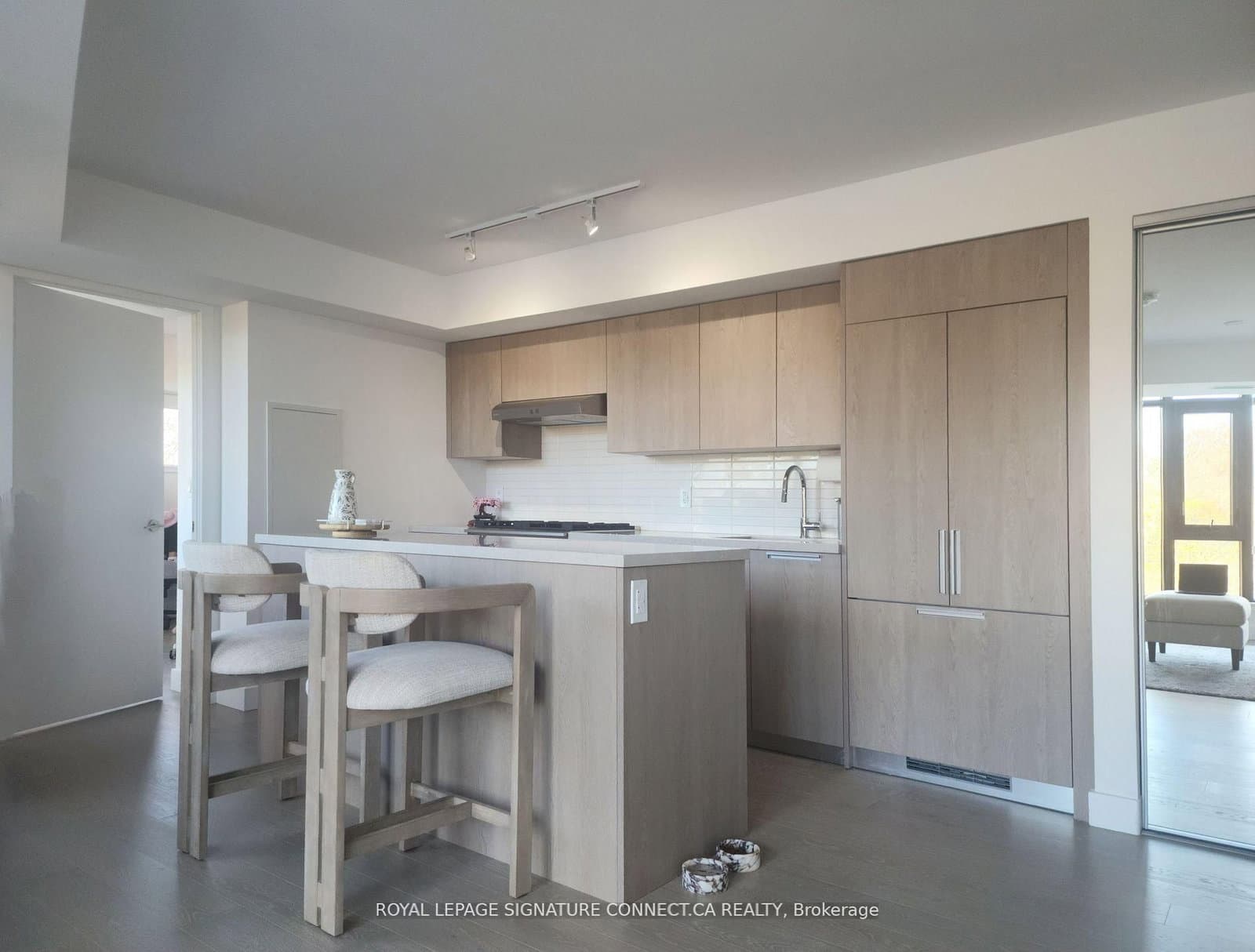 160 Kingsway Crescent, Unit 214
