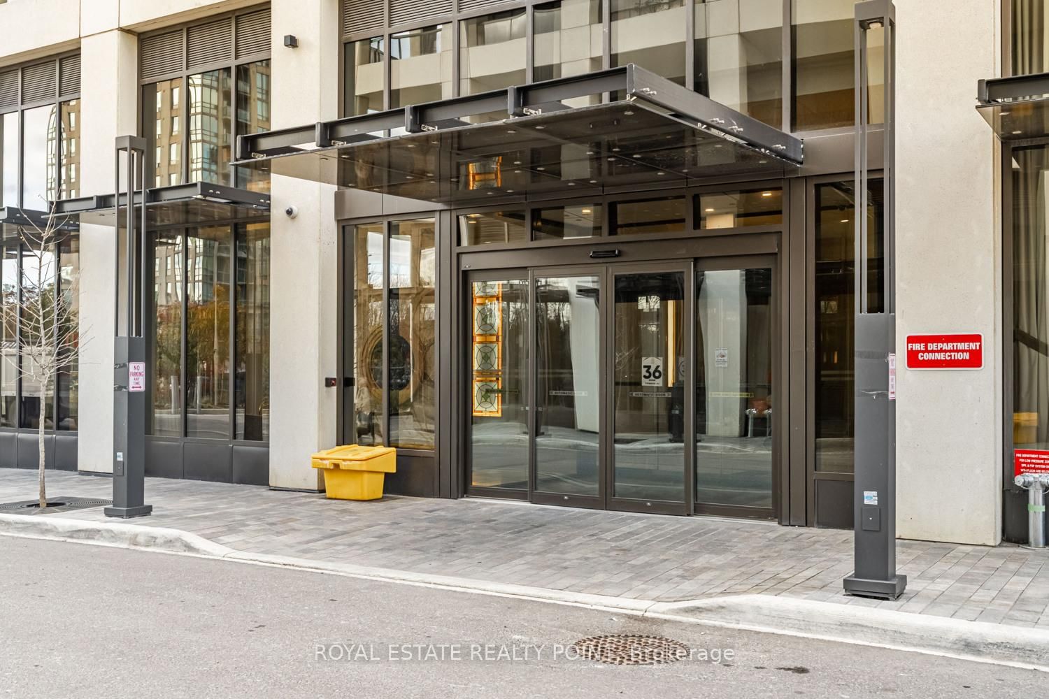 #3702 - 36 Elm Drive W