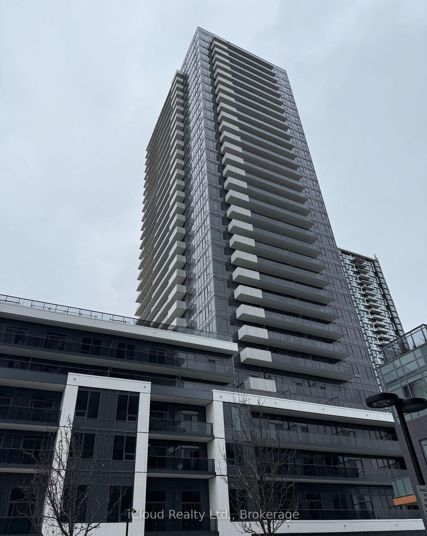 5105 Hurontario Street N, Unit 322