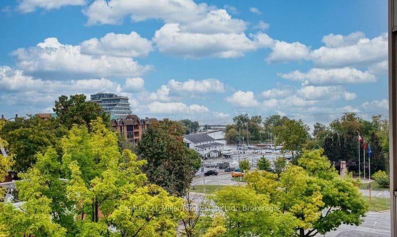 #319 - 2511 Lakeshore Road W