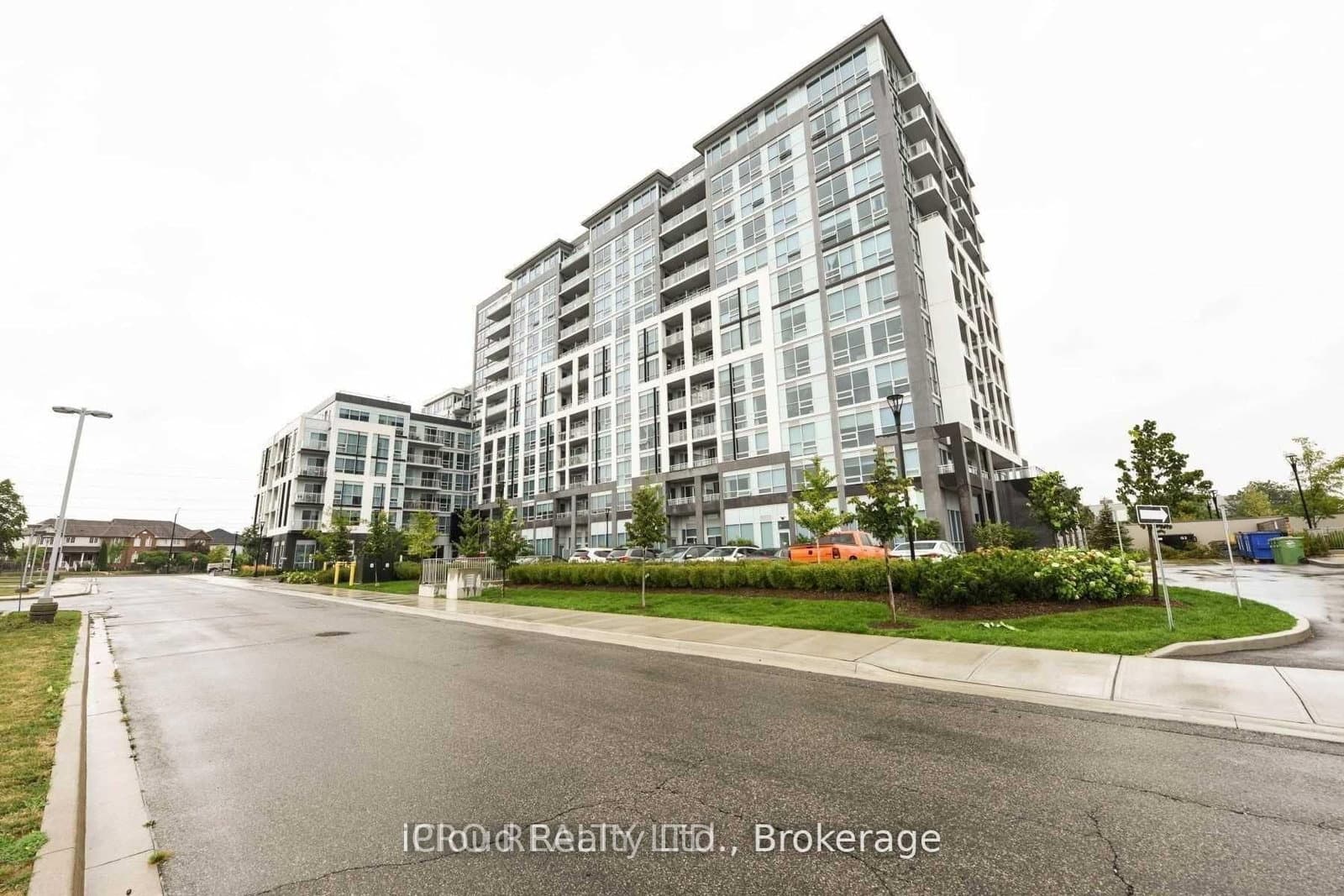 1050 Main Street E, Unit 910