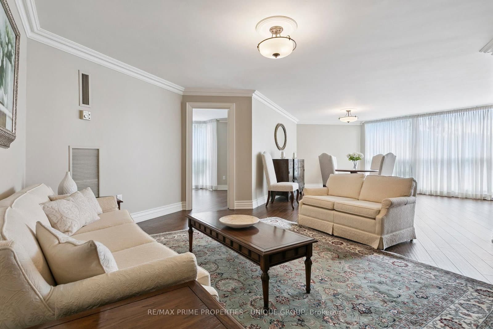 #405 - 2010 Islington Avenue
