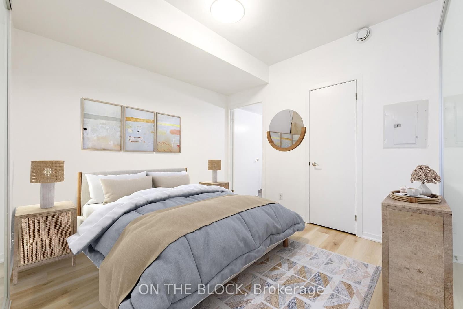 #302 - 38 Joe Shuster Way