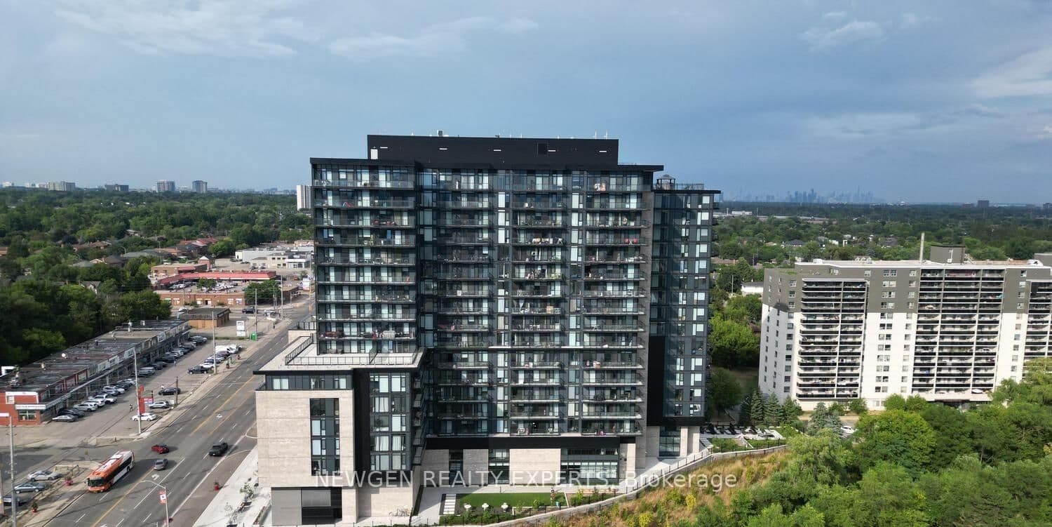 #916 - 86 Dundas Street E
