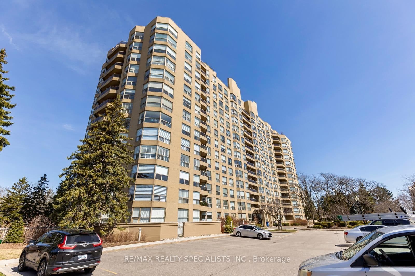 #304 - 1800 The Collegeway
