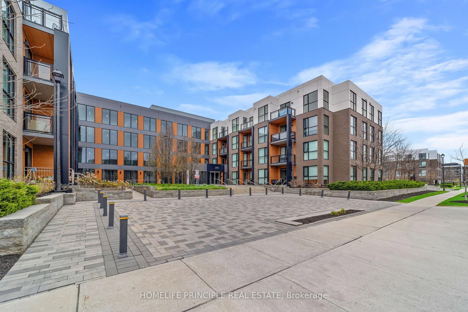 #305 - 210 Sabina Drive
