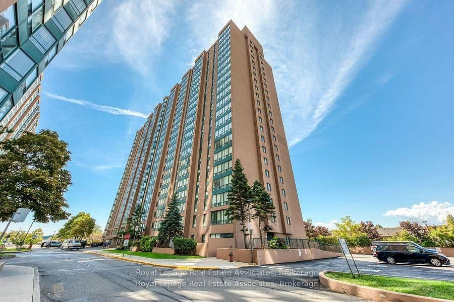 #901 - 155 Hillcrest Avenue