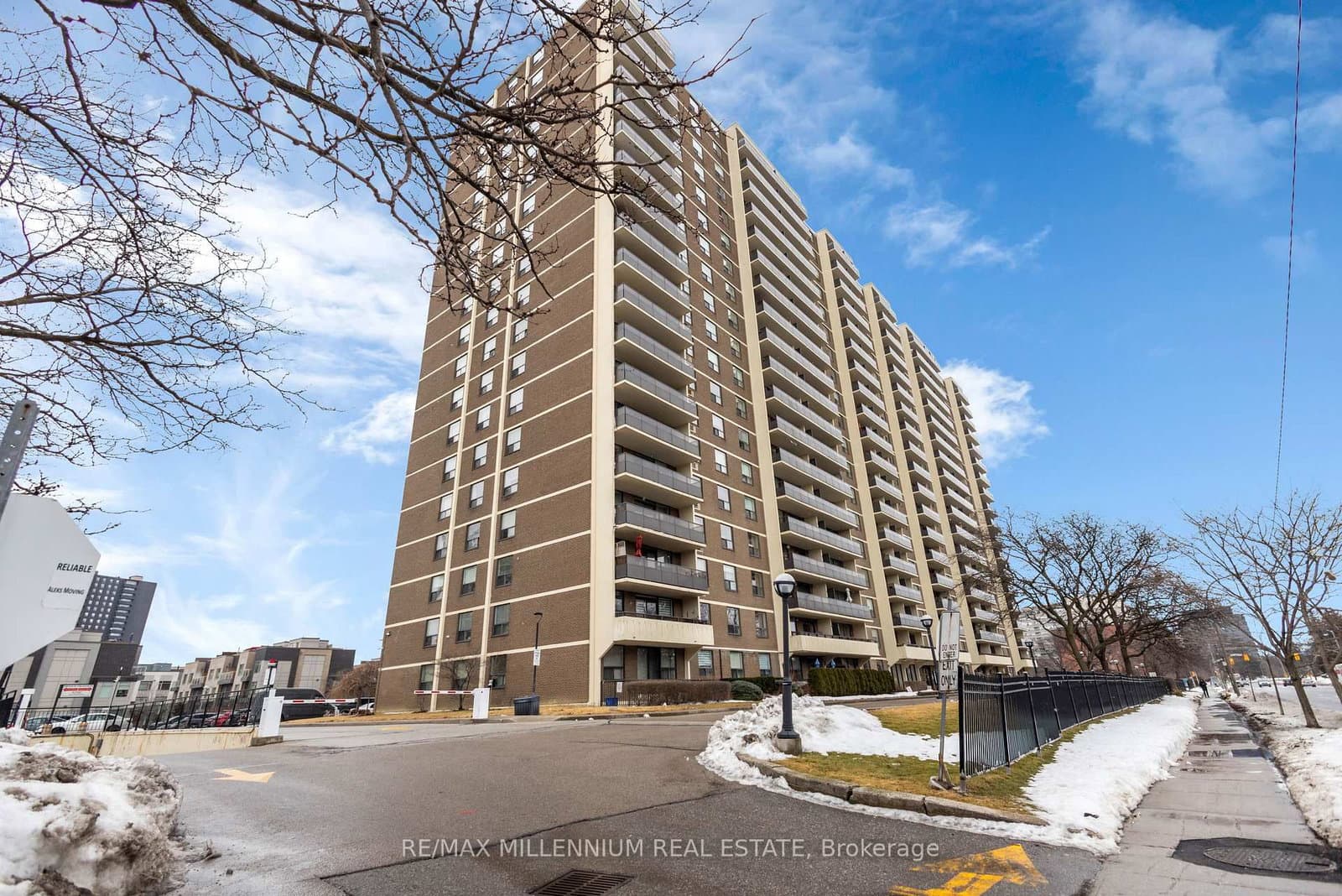 #1108 - 511 The West Mall Drive W