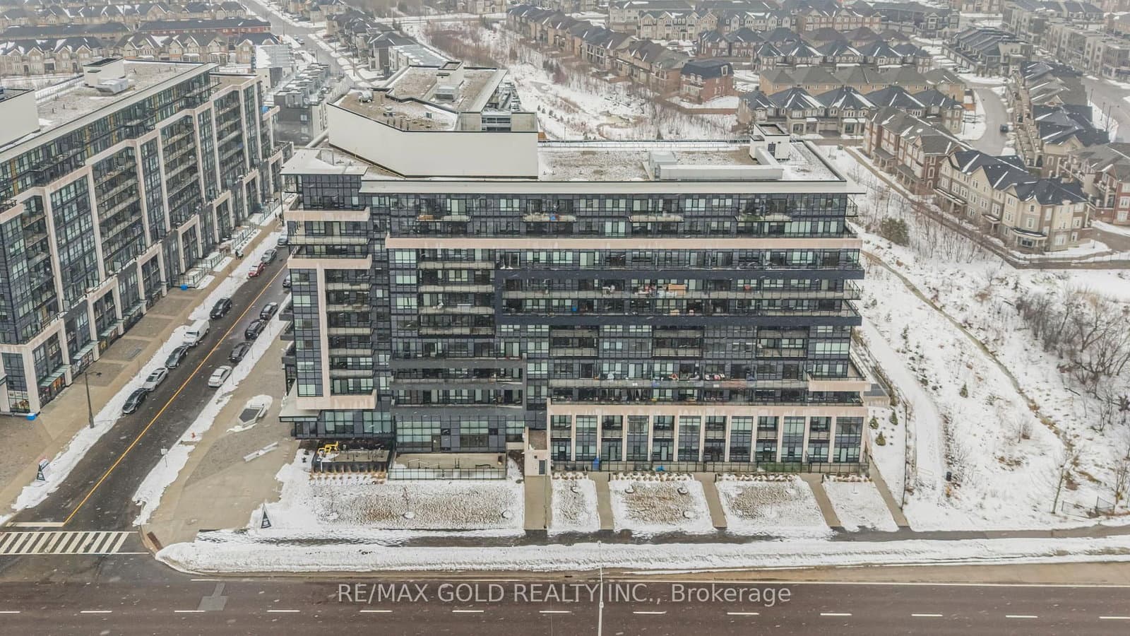 #117 - 395 Dundas Street W