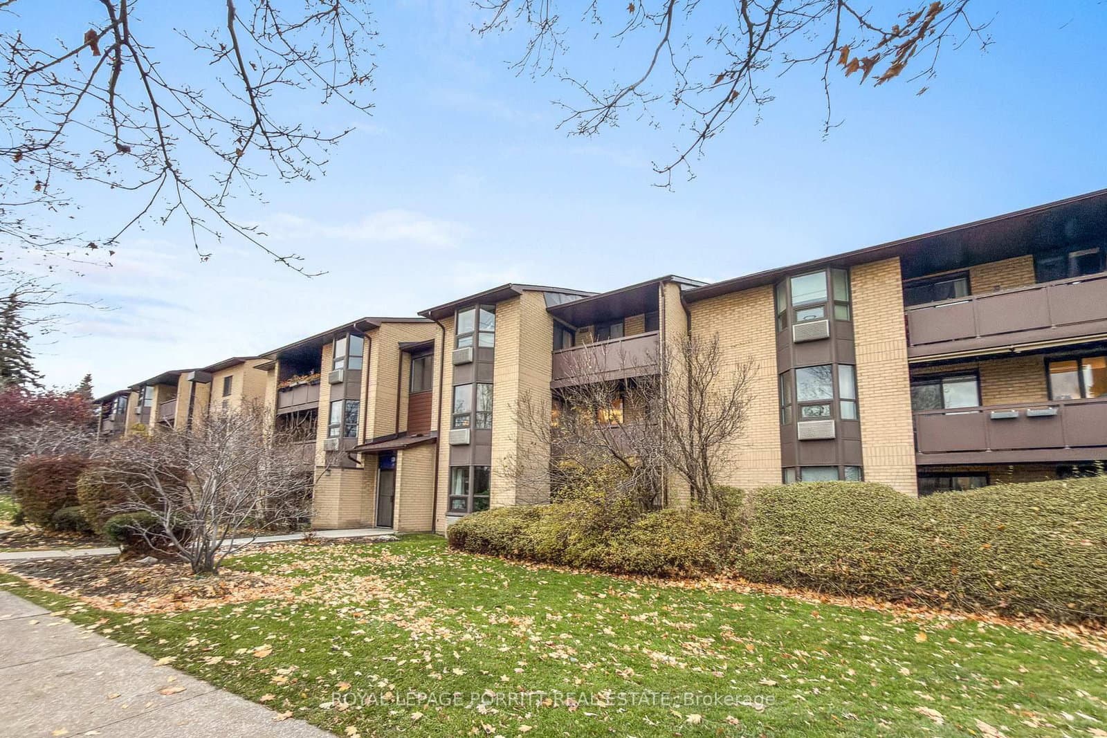 #208 - 3835 Lake Shore Boulevard W