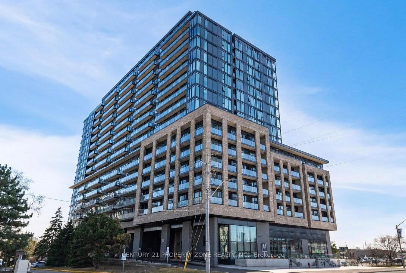 #1015 - 86 Dundas Street E