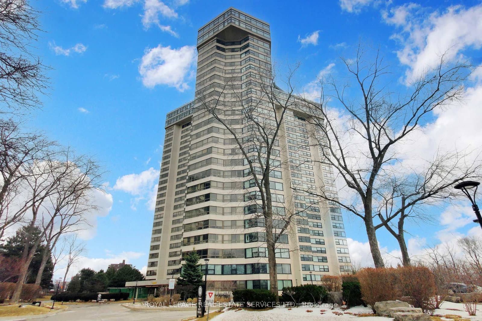 #1005 - 1300 Bloor Street